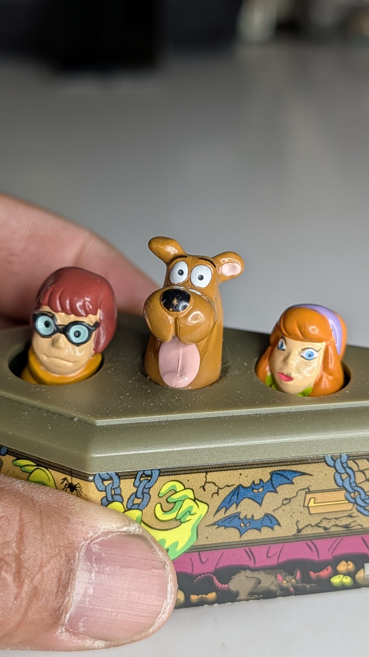 FIGURA DE 1996 SCOOBY-DOO BURGER KING CAIXÃO SOBRE RODAS – 47 GRAMAS - USADO - Imagem 2