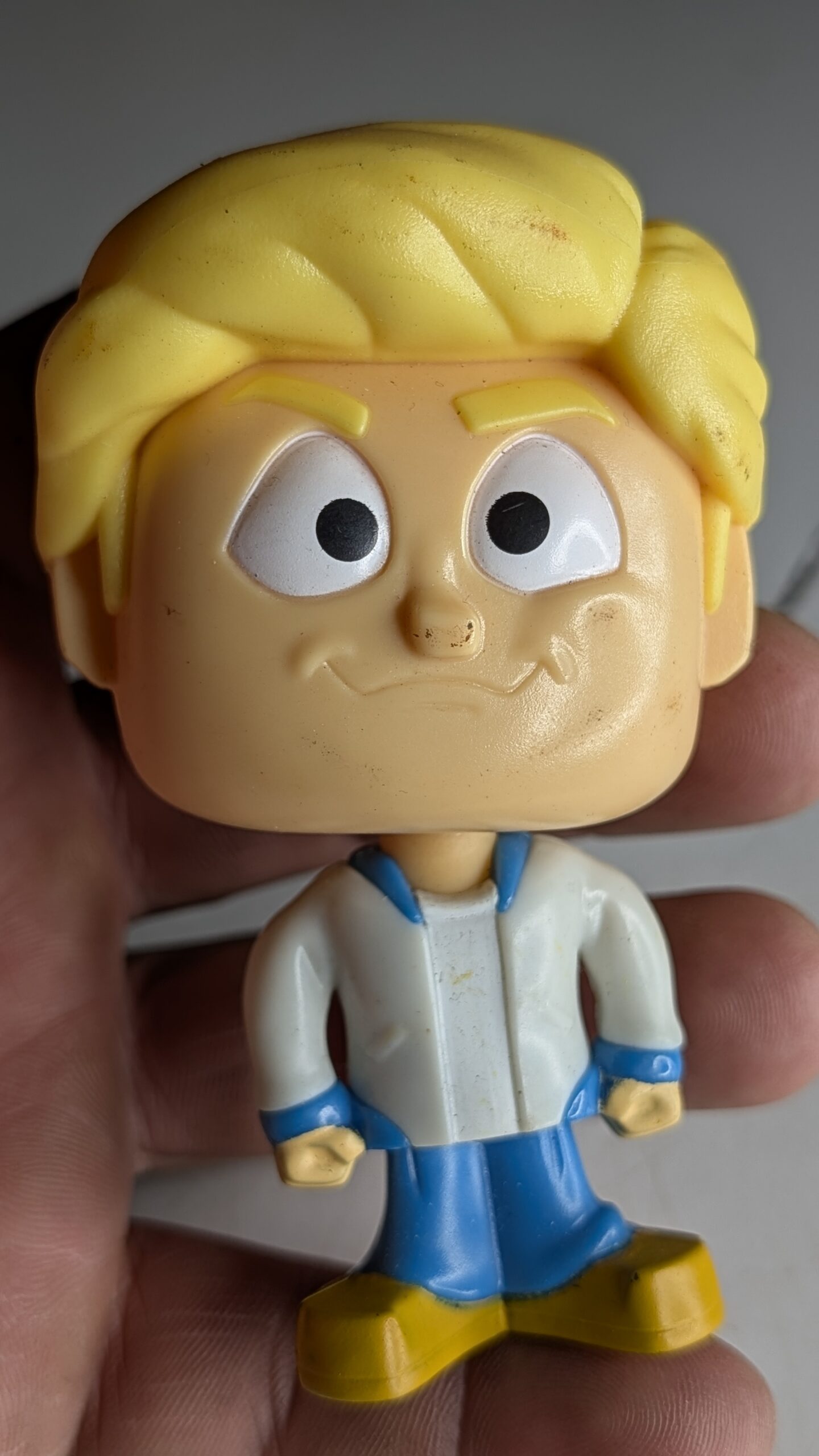 FIGURA DE 2019/20 MCDONALD'S SCOOBY-DOO FRED CABEÇA DE MOLA – 38 GRAMAS - USADO - Imagem 2