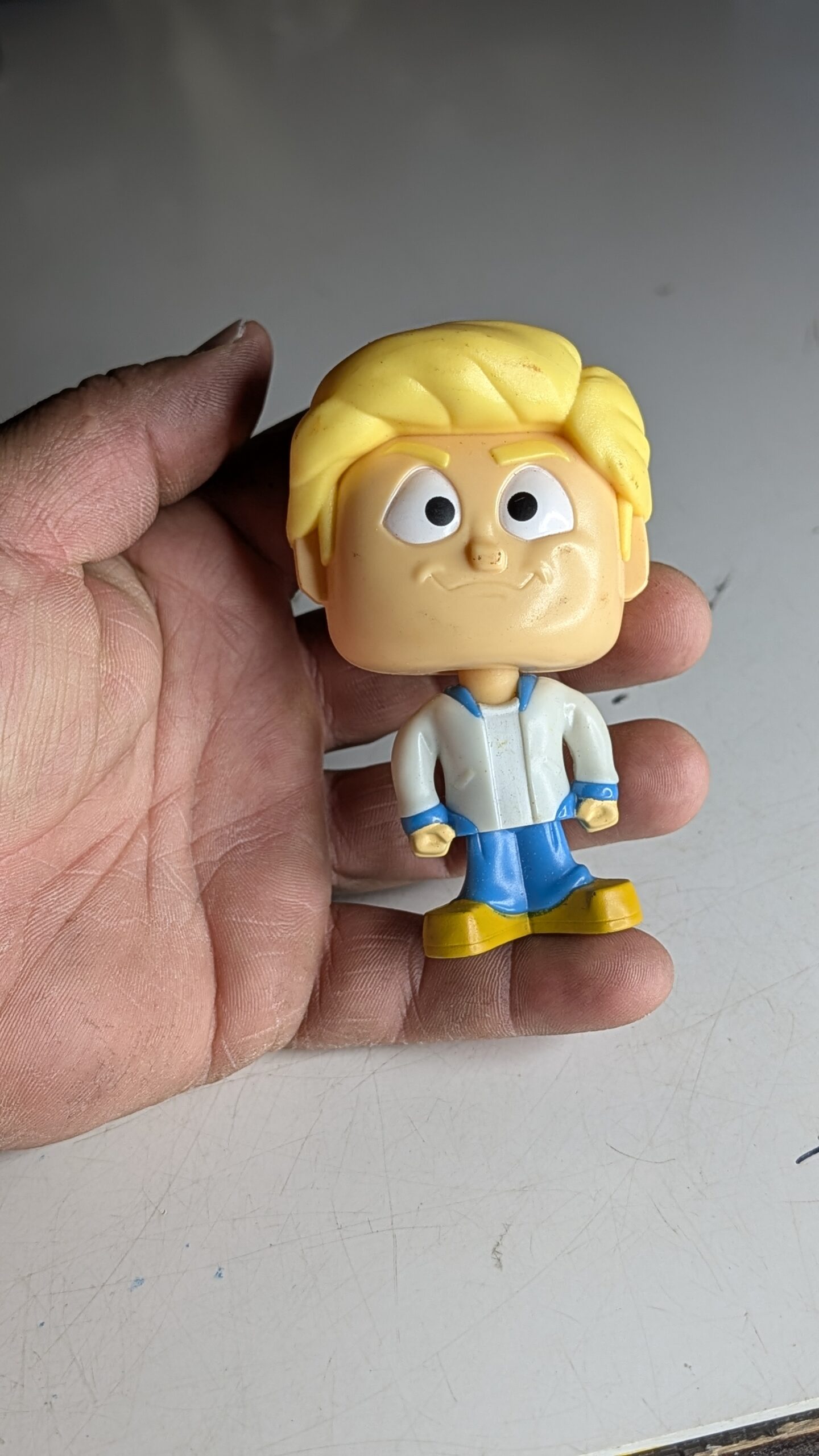 FIGURA DE 2019/20 MCDONALD'S SCOOBY-DOO FRED CABEÇA DE MOLA – 38 GRAMAS - USADO - Imagem 3