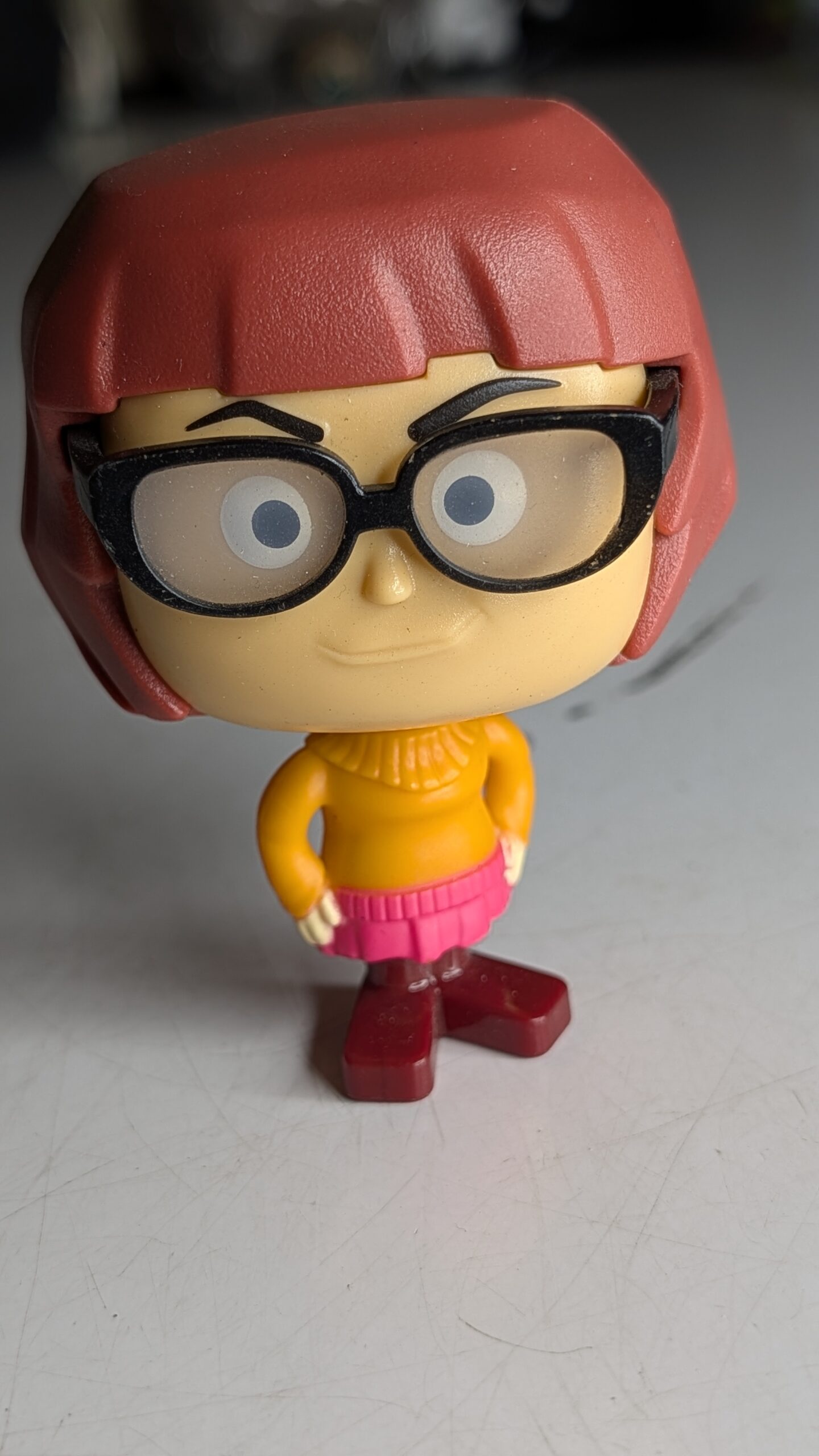 FIGURA DE 2019/20 MCDONALD'S SCOOBY-DOO VELMA DINKLEY CABEÇA DE MOLA – 32 GRAMAS - USADO