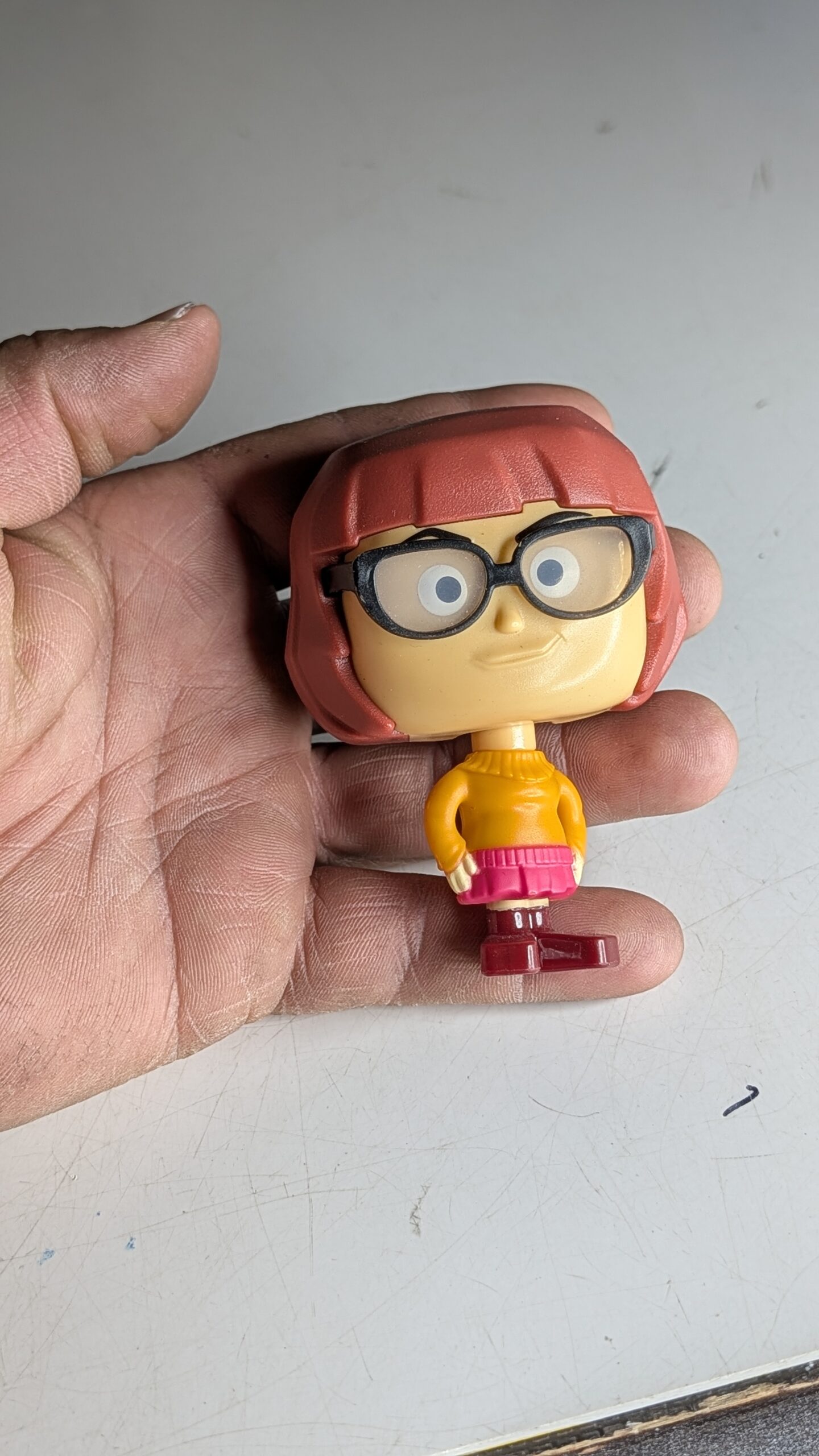 FIGURA DE 2019/20 MCDONALD'S SCOOBY-DOO VELMA DINKLEY CABEÇA DE MOLA – 32 GRAMAS - USADO - Imagem 3