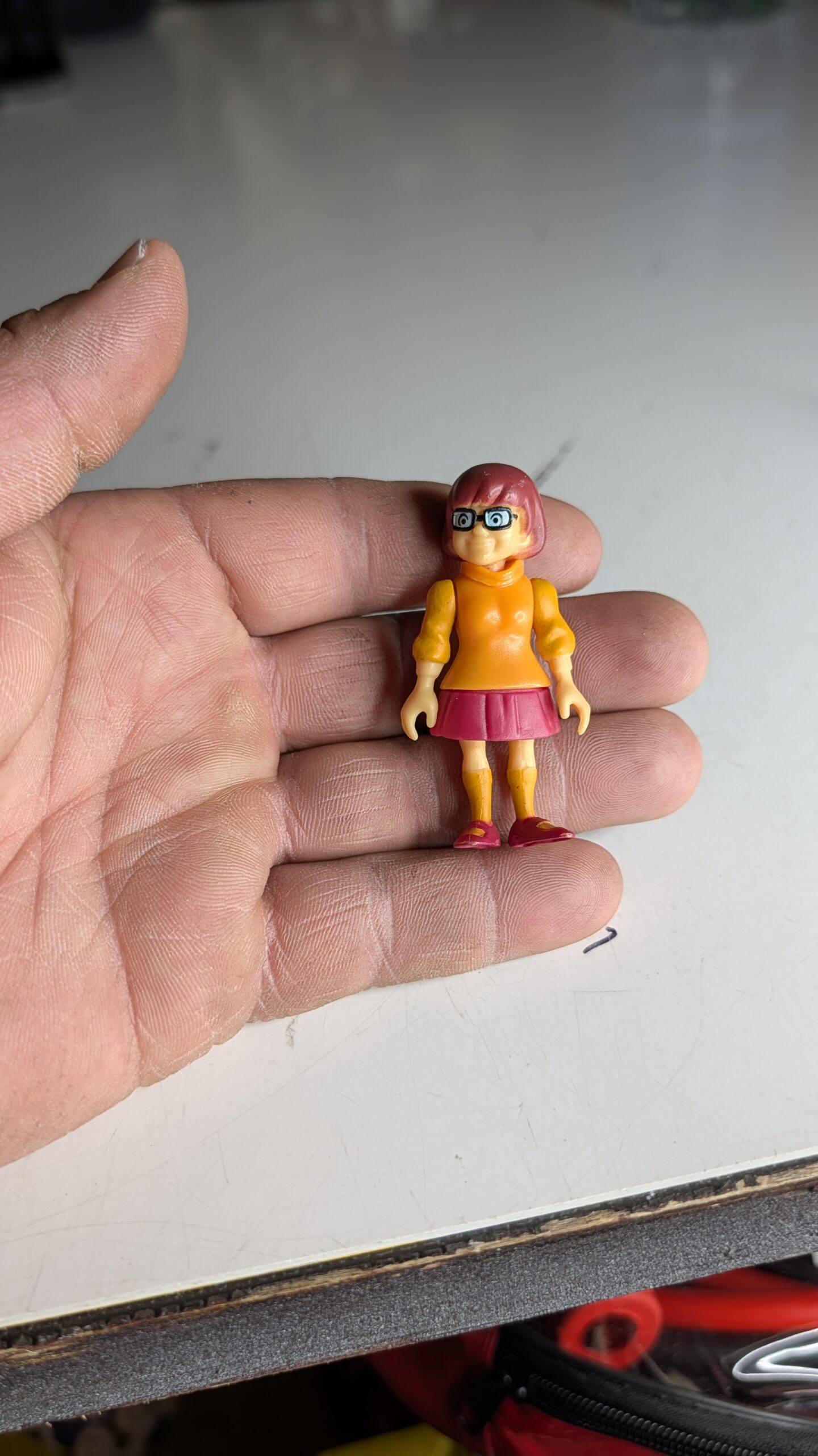 FIGURA DE 2015 SCOOBY-DOO - VELMA – 8 GRAMAS – USADO - Imagem 3