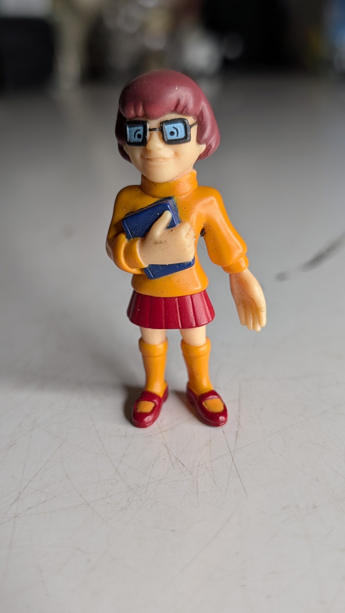 FIGURA DE 2008 SCOOBY-DOO - VELMA – 10 GRAMAS – USADO