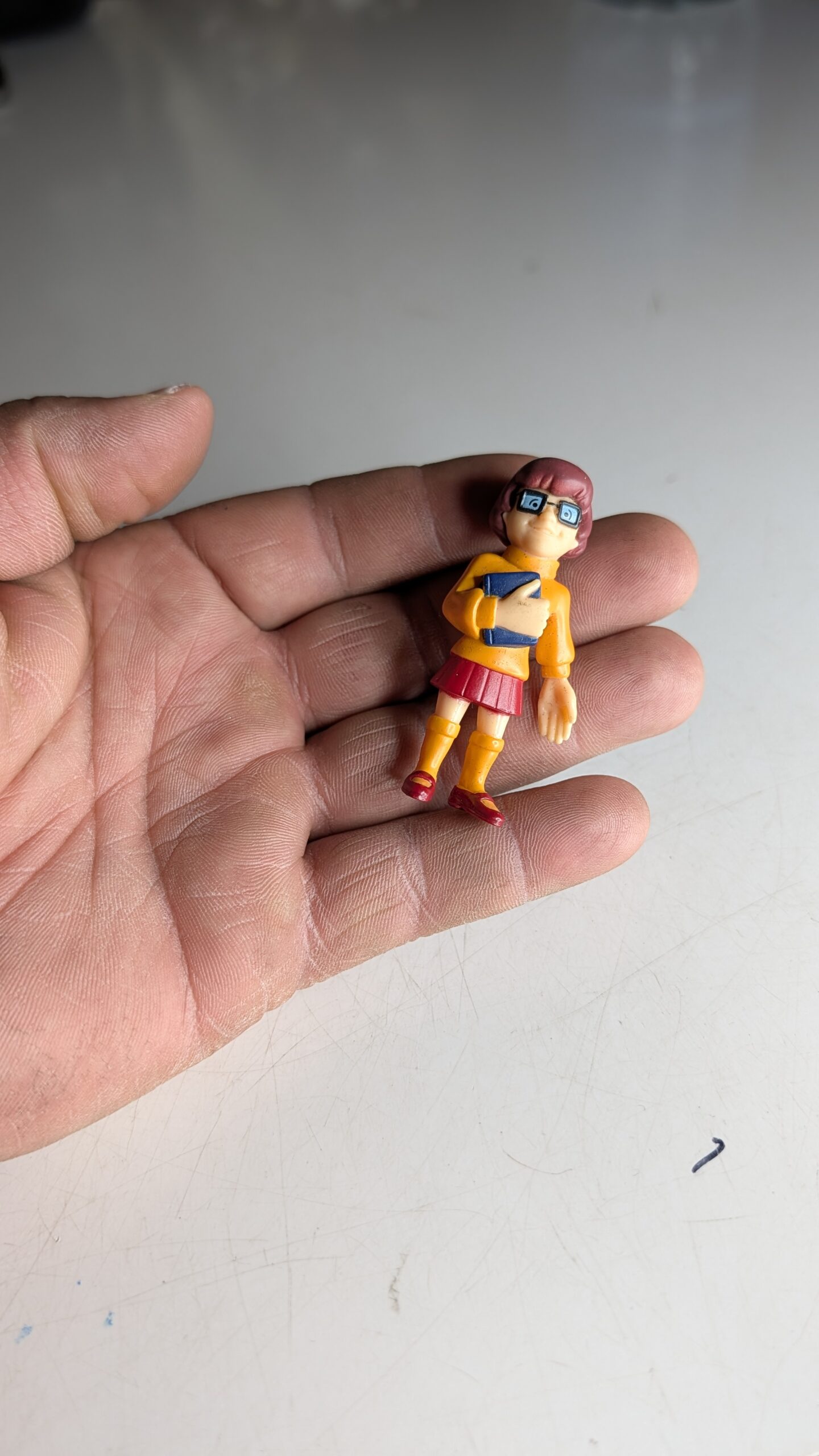 FIGURA DE 2008 SCOOBY-DOO - VELMA – 10 GRAMAS – USADO - Imagem 3