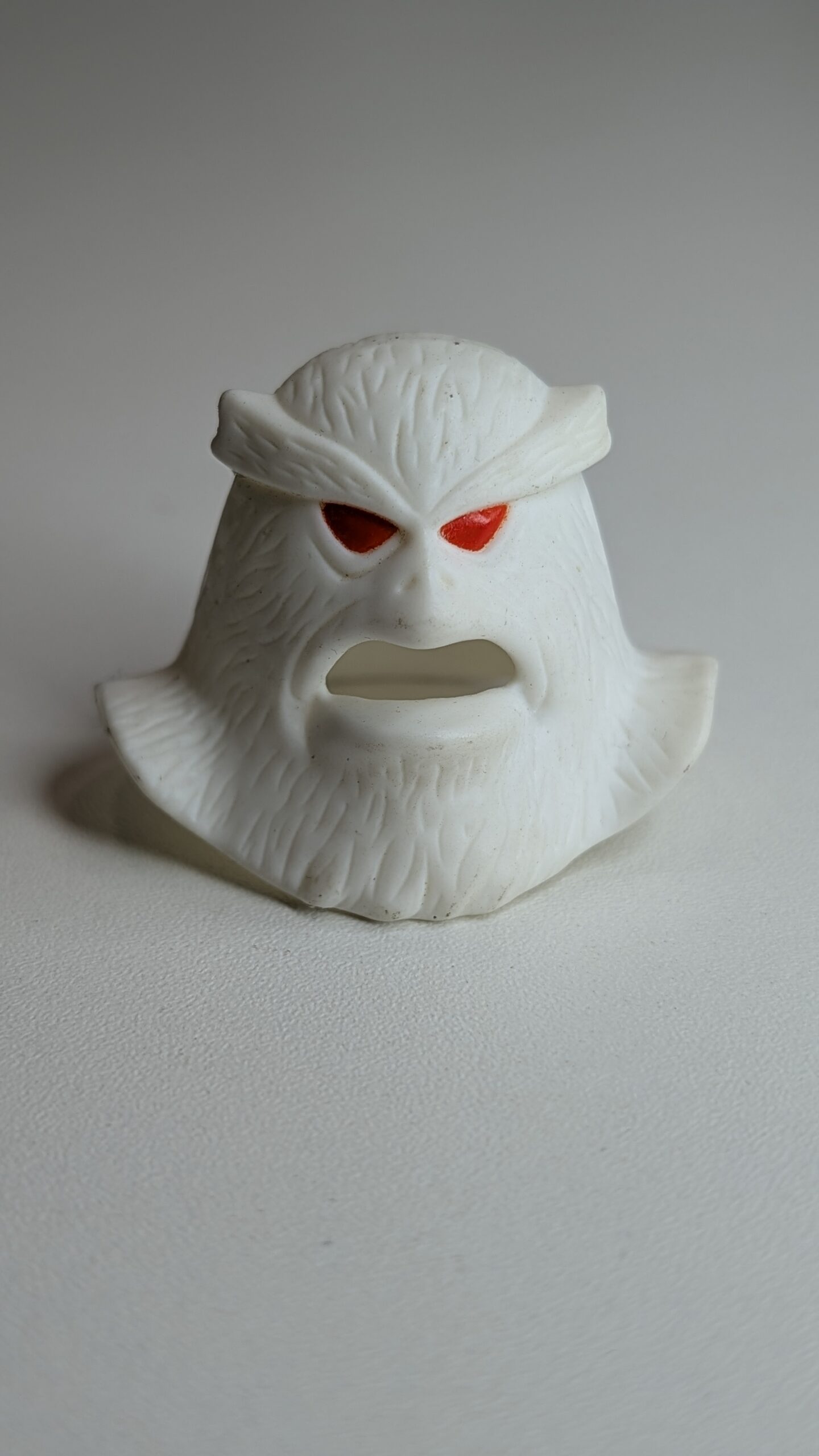 ACESSÓRIOS ACTION FIGURE SCOOBY DOO MASK ABOMINABLE SNOWMAN – 10 GRAMAS - USADO
