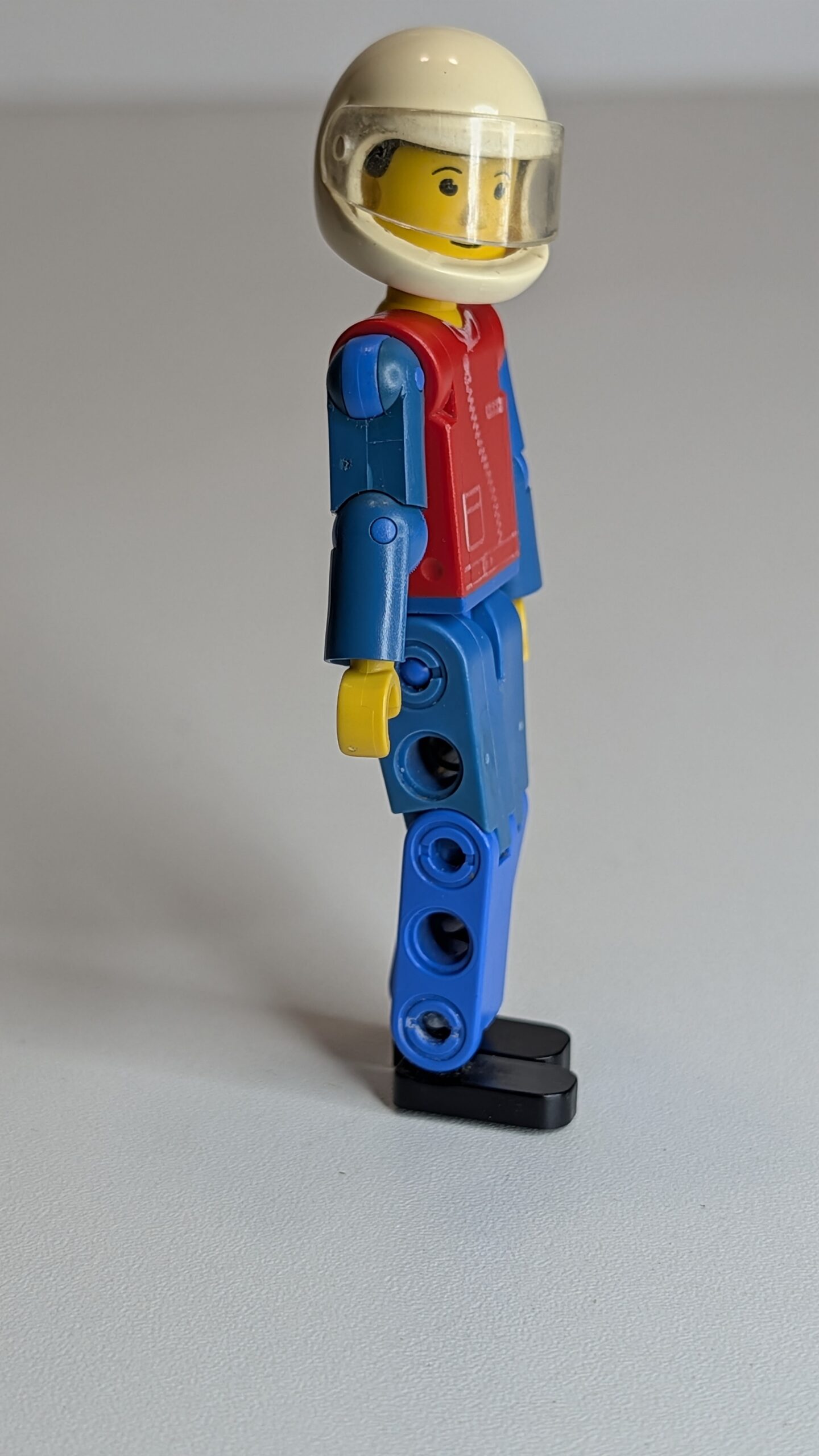 FIGURA DE 1986 TECHNIC FIGURE - LEGO – 16 GRAMAS – #5 USADO - Imagem 2