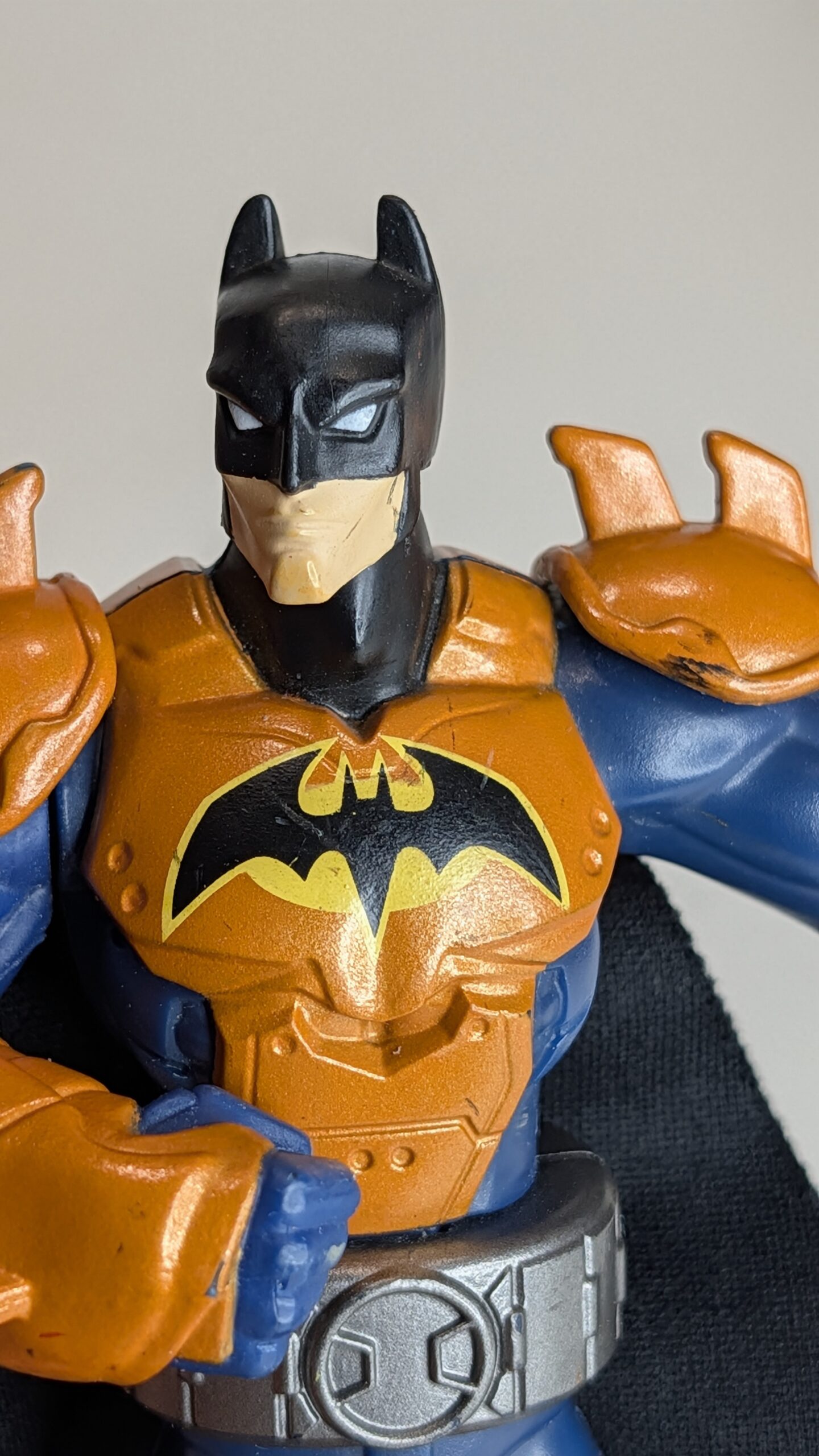 FIGURA DE MATTEL BATMAN BATARANG BLAST 2011 - DC COMICS – 79 GRAMAS – #5 USADO - Imagem 2