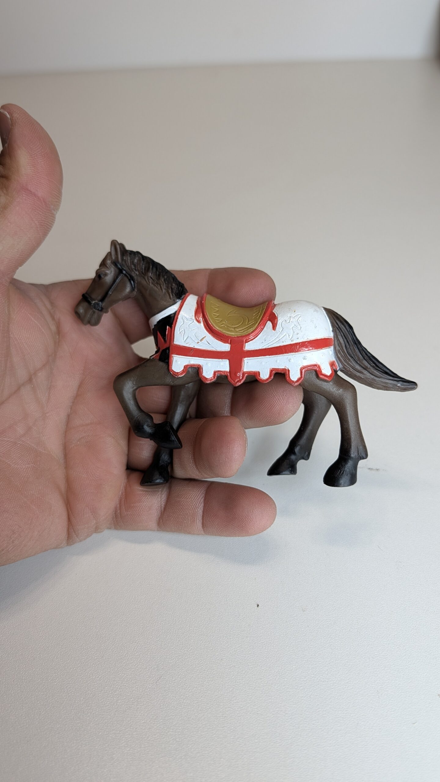 FIGURA DE MEDIVAL FANTASY HORSE – 63 GRAMAS – #5 USADO - Imagem 2