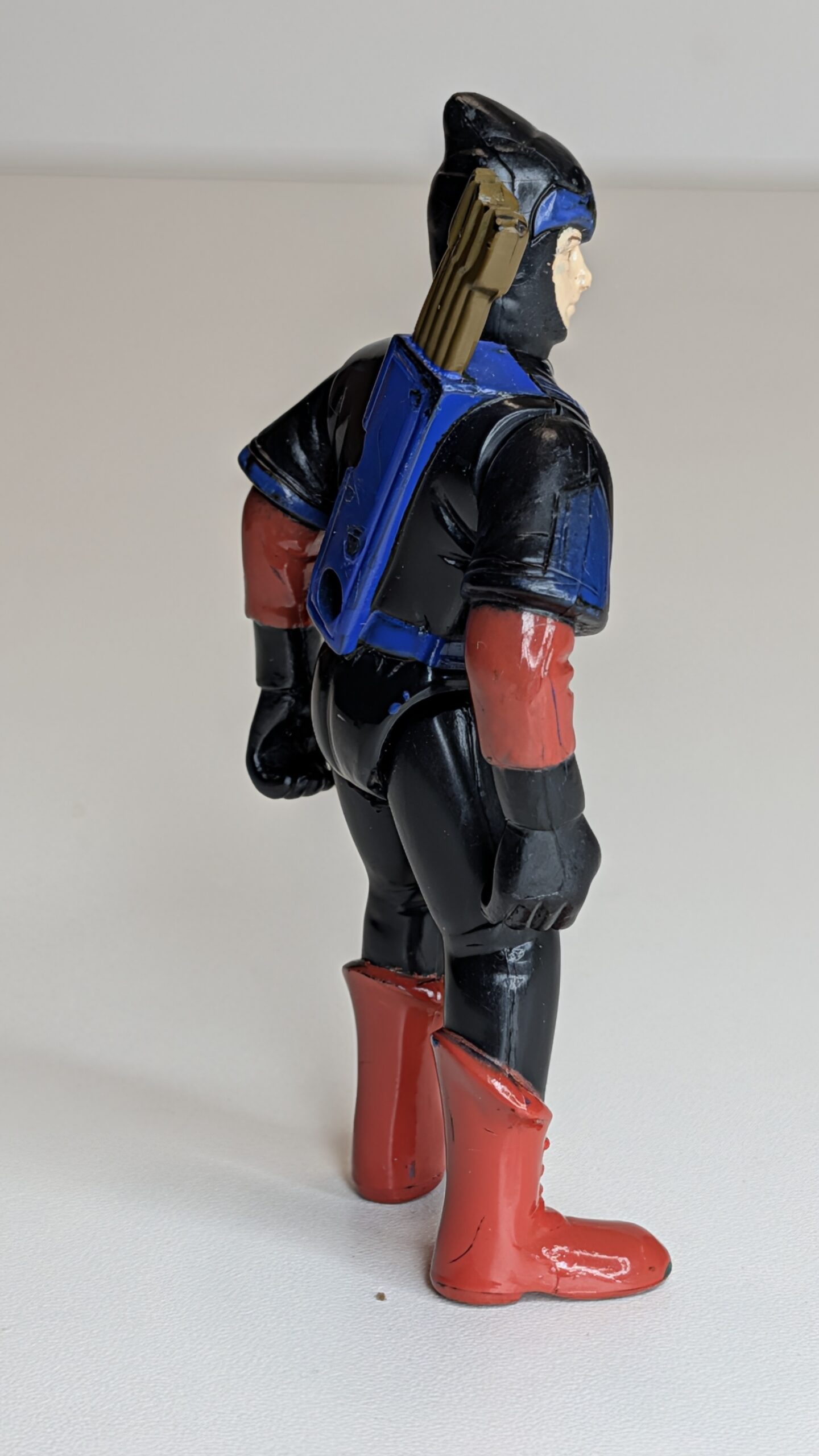 FIGURA DE MEDIVAL FANTASY RED AND BLACK ARCHER – 20 GRAMAS – #5 USADO - Imagem 5