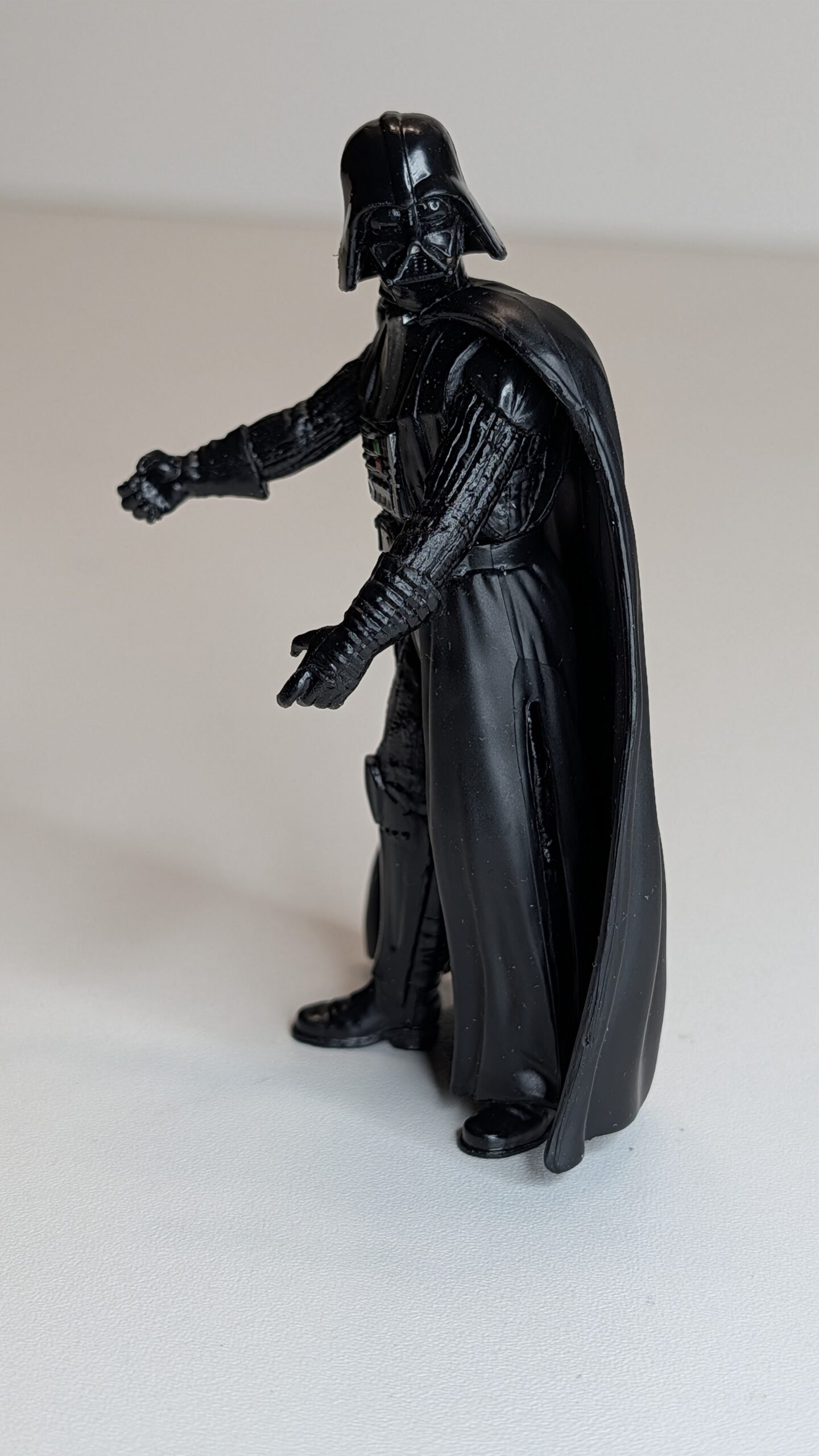 FIGURA DE HASBRO STARWARS DARTH VADER 2019 - STARWARS – 46 GRAMAS – #5 USADO - Imagem 4