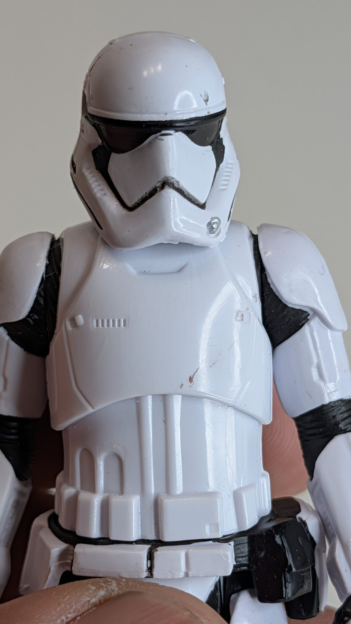 FIGURA DE HASBRO STARWARS FIRST ORDER STORMTROOPER- STARWARS – 19 GRAMAS – #5 USADO - Imagem 2