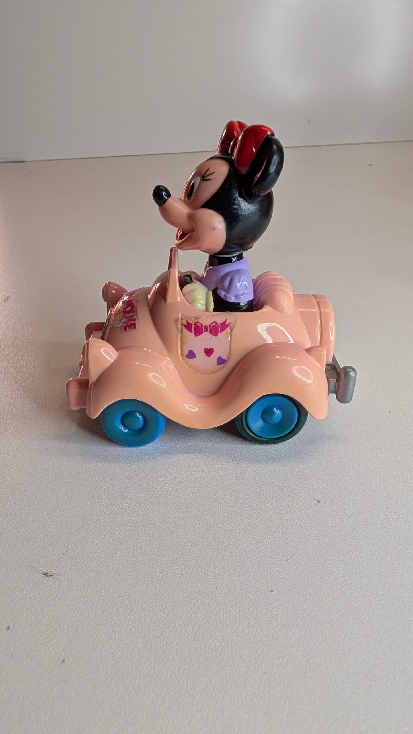 FIGURA DE 1989 MINNIE MOUSE PULLBACK CAR DISNEY – 71 GRAMAS – #5 USADO - Imagem 5