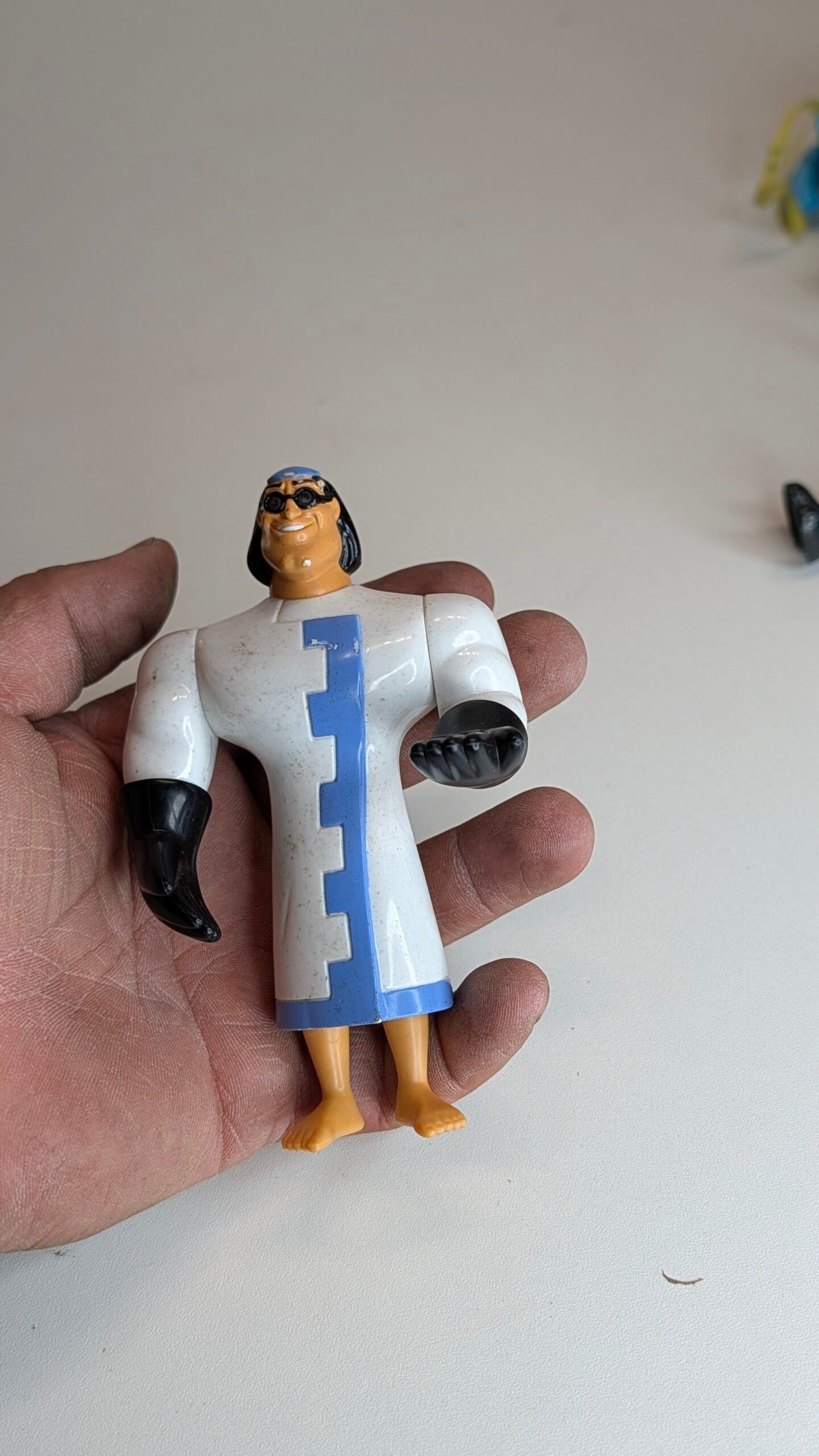 FIGURA DE 2001 KRONK DISNEY – 48 GRAMAS – #5 USADO - Imagem 3