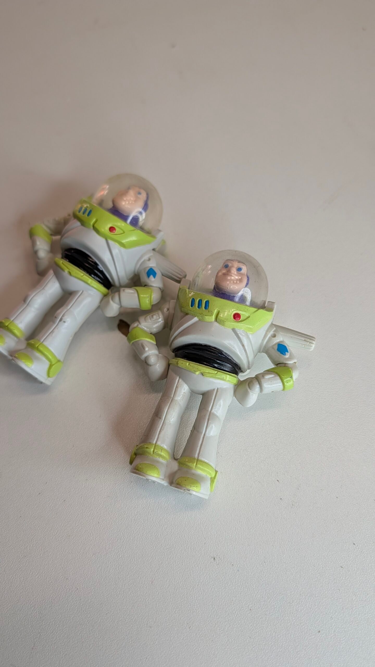 FIGURA DE 1996 BUZZ LIGHTYEAR DISNEY – 32 GRAMAS – #5 USADO - Imagem 10