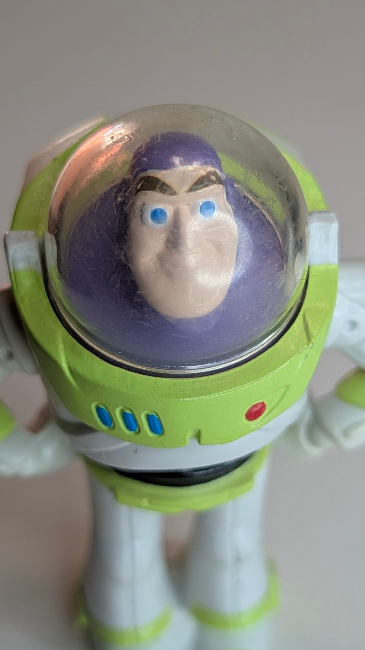 FIGURA DE 1996 BUZZ LIGHTYEAR DISNEY – 32 GRAMAS – #5 USADO - Imagem 2