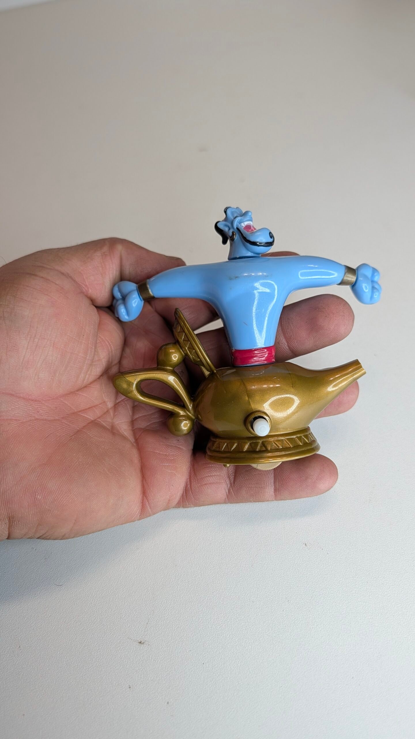 FIGURA DE 1992 ALLADIN GENIE OF THE LAMP DISNEY – 43 GRAMAS – #5 - Imagem 3
