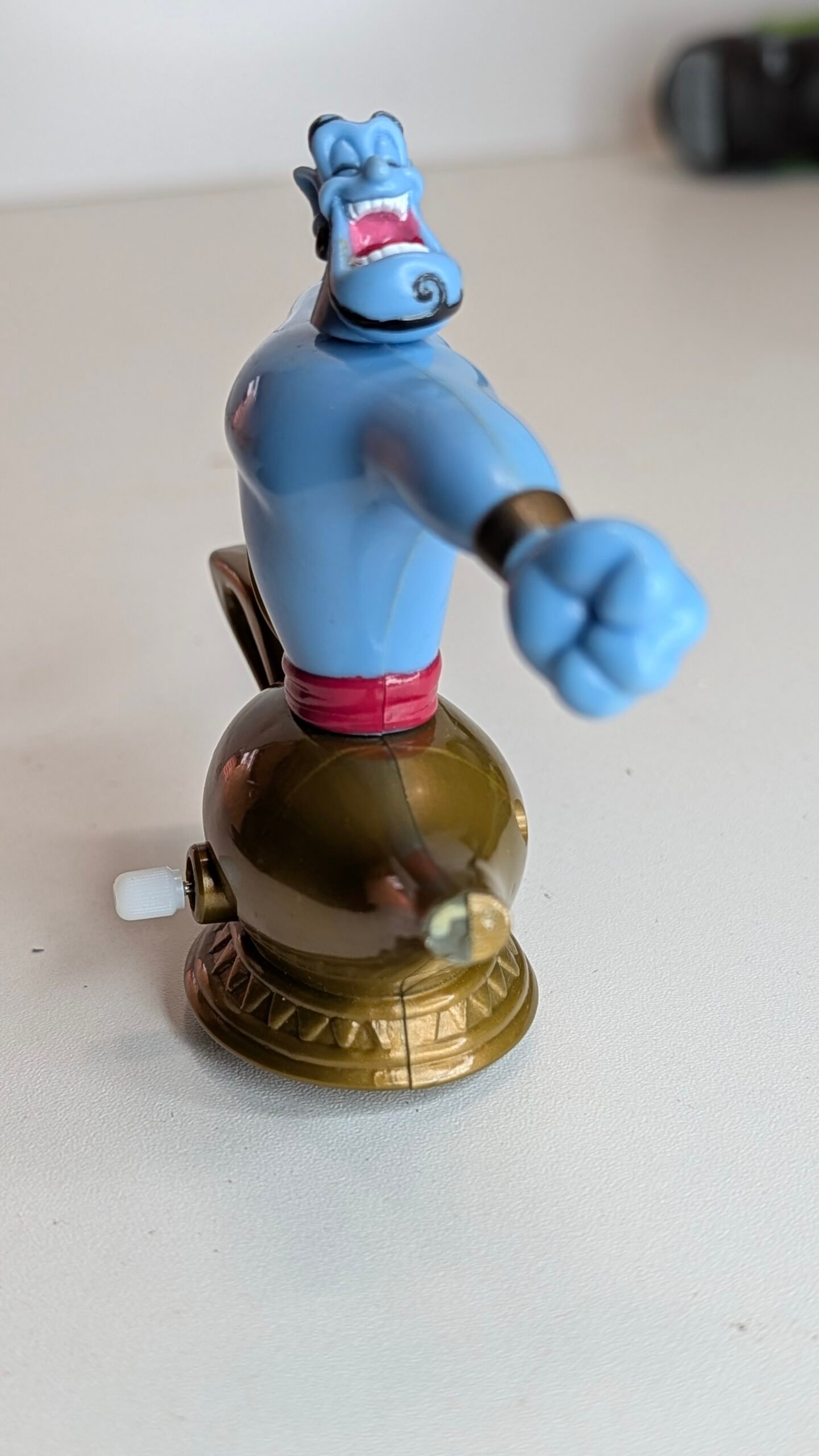 FIGURA DE 1992 ALLADIN GENIE OF THE LAMP DISNEY – 43 GRAMAS – #5 - Imagem 5