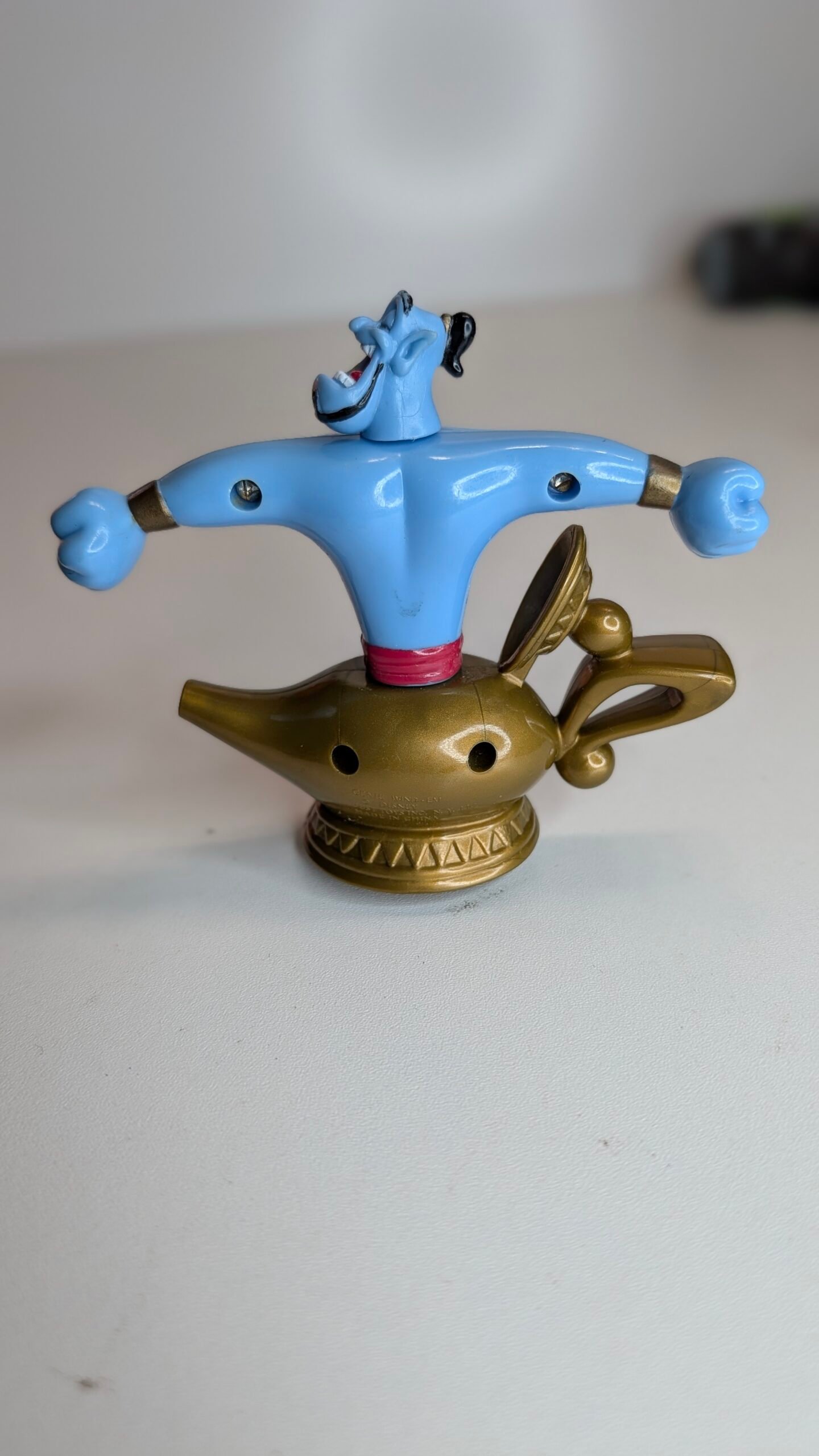 FIGURA DE 1992 ALLADIN GENIE OF THE LAMP DISNEY – 43 GRAMAS – #5 - Imagem 6