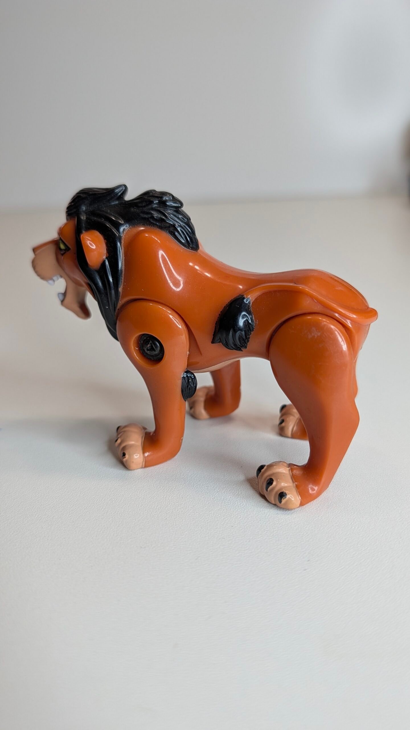 FIGURA DE 1994 LION KING SCAR DISNEY MCDONALDS – 47 GRAMAS – #5 USADO - Imagem 5