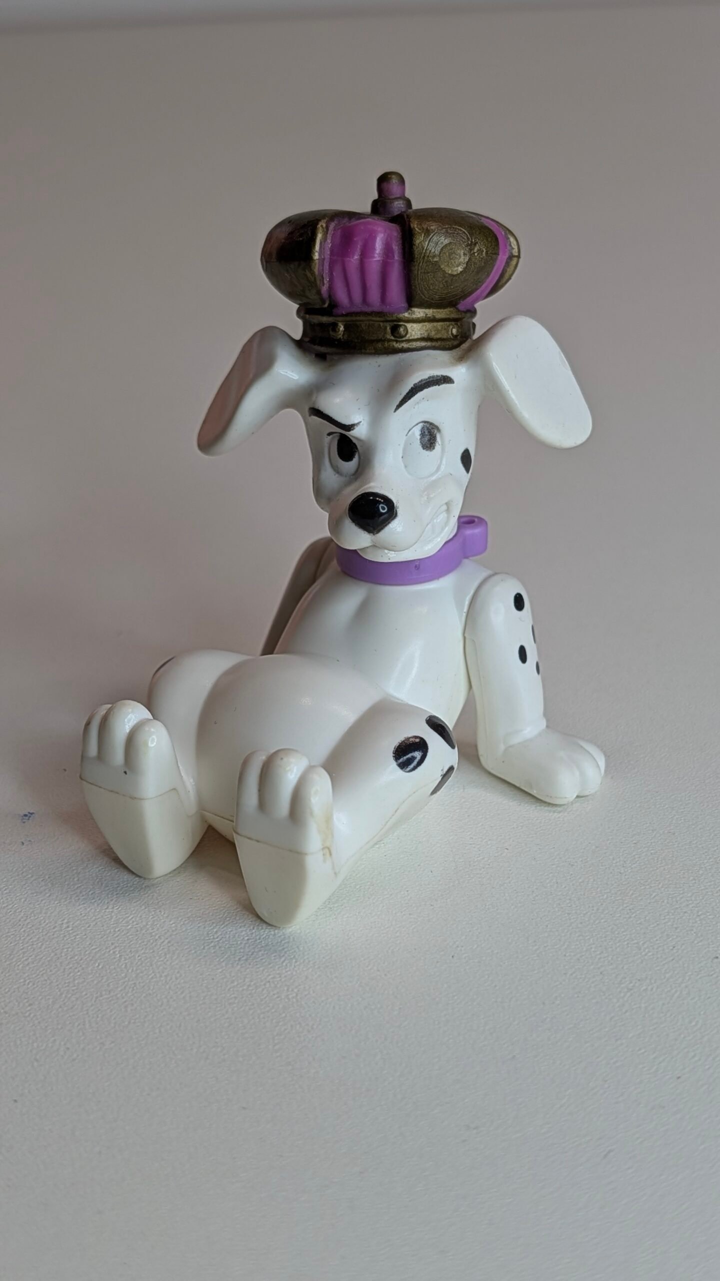 FIGURA DE 101 DALMATIONS DOG WITH CROWN DISNEY MCDONALDS – 40 GRAMAS – #5 USADO