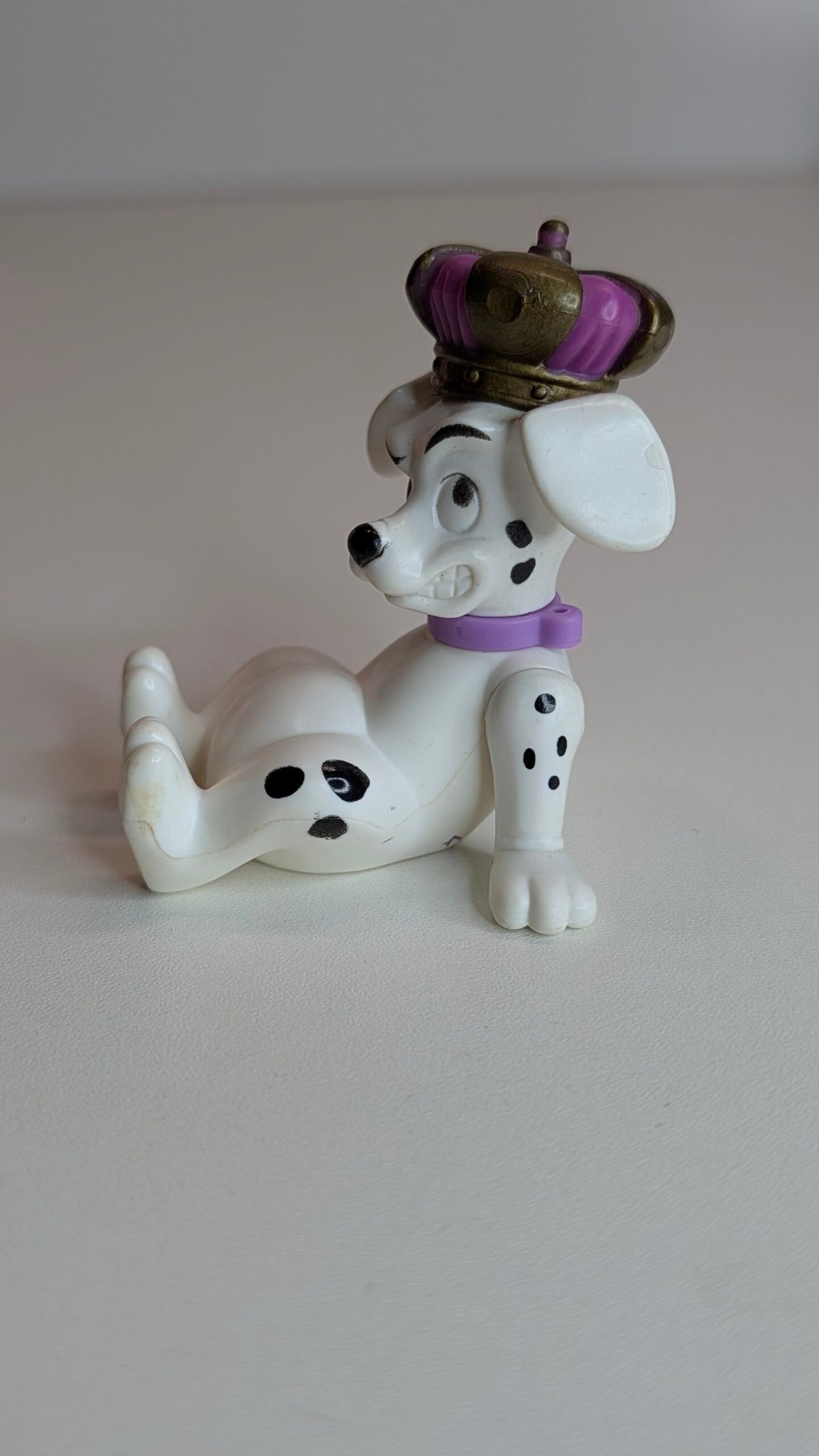 FIGURA DE 101 DALMATIONS DOG WITH CROWN DISNEY MCDONALDS – 40 GRAMAS – #5 USADO - Imagem 4