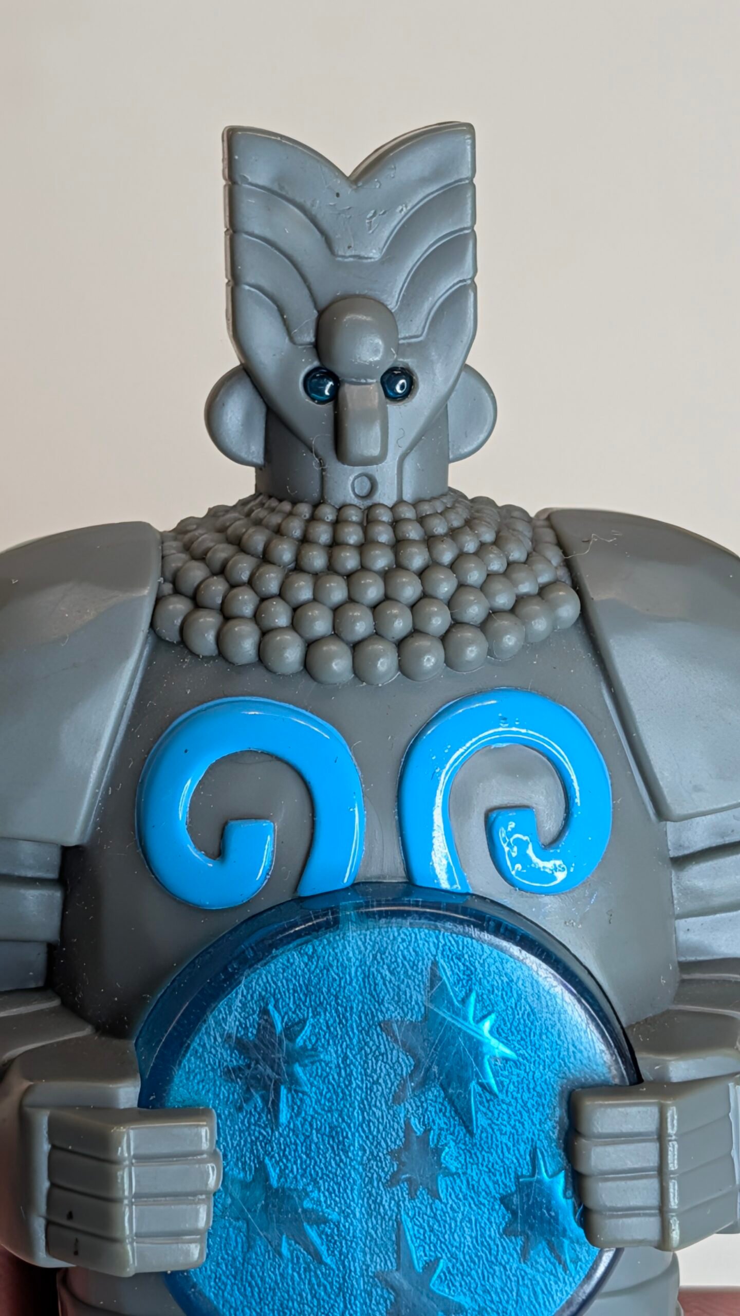 FIGURA DE 2001 STONE GIANT ATLANTIS DISNEY – 70 GRAMAS – #5 USADO - Imagem 2