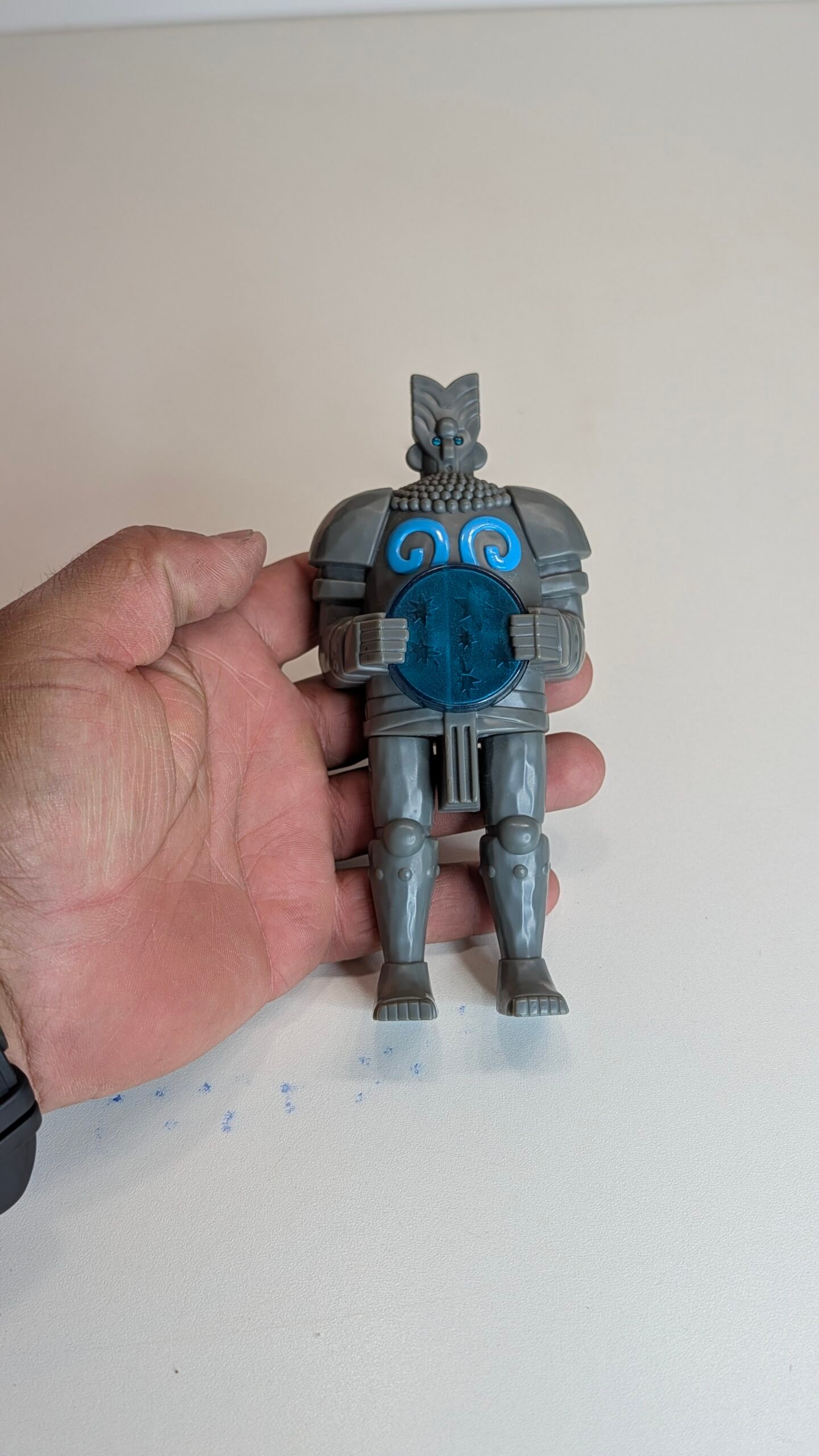 FIGURA DE 2001 STONE GIANT ATLANTIS DISNEY – 70 GRAMAS – #5 USADO - Imagem 3