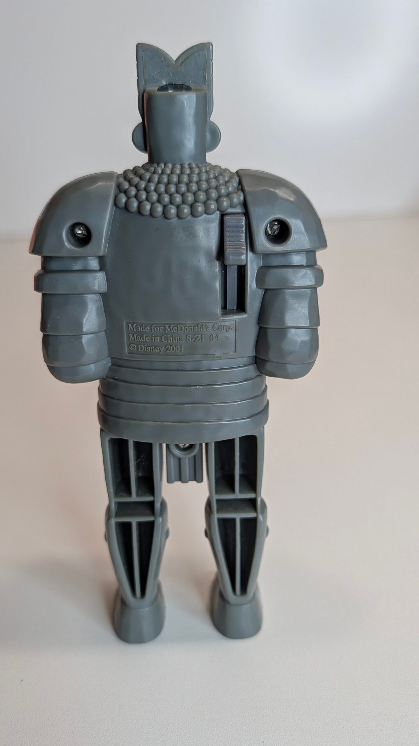 FIGURA DE 2001 STONE GIANT ATLANTIS DISNEY – 70 GRAMAS – #5 USADO - Imagem 6
