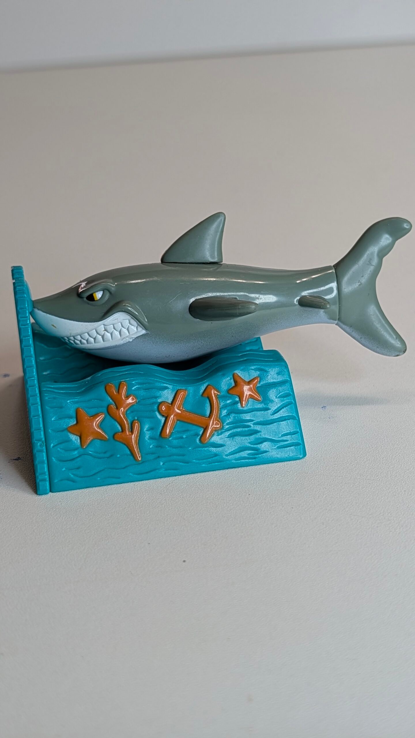FIGURA DE 1998 GLUT THE SHARK MCDONALDS – 121 GRAMAS – #5 USADO - Imagem 10