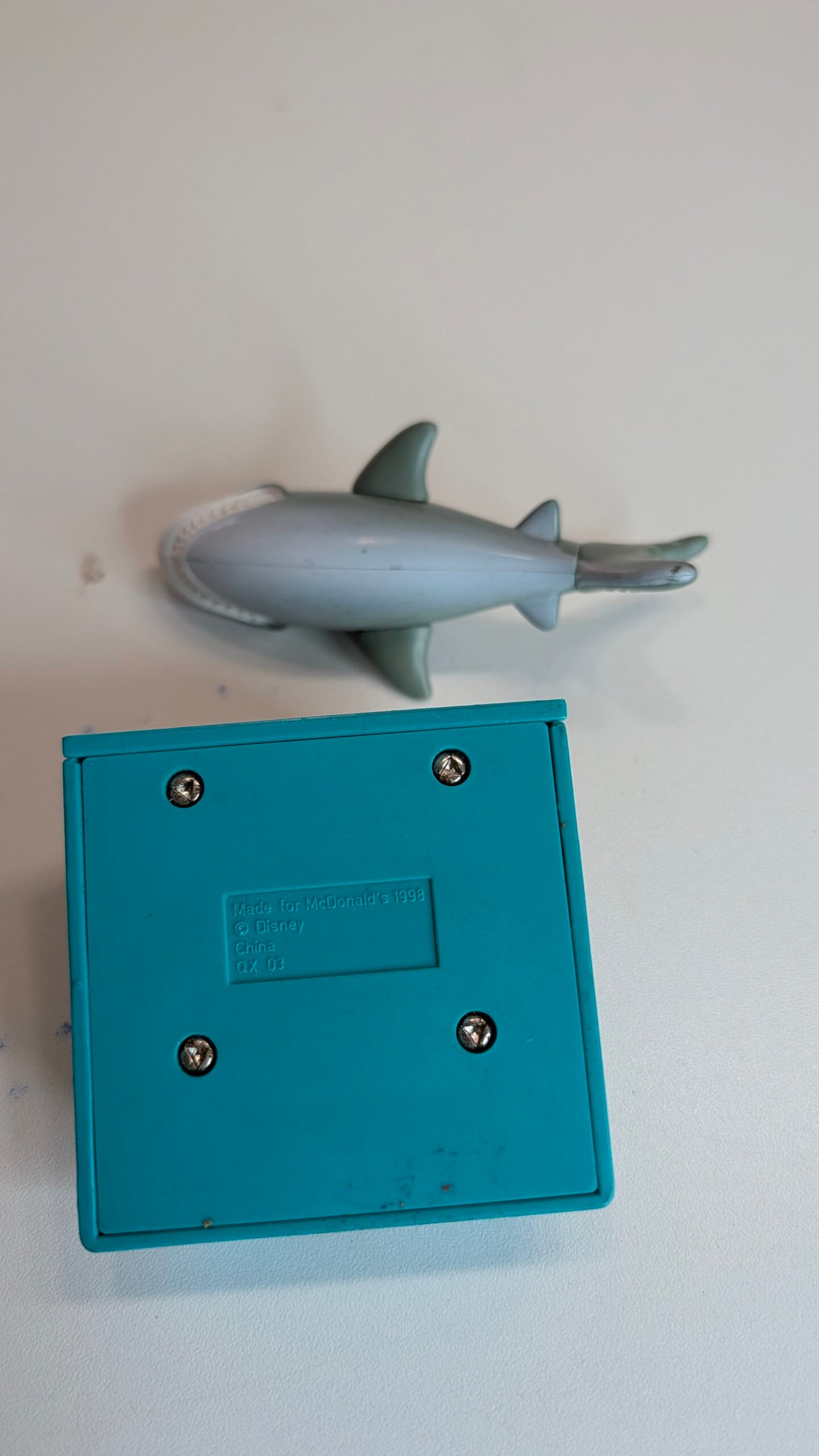 FIGURA DE 1998 GLUT THE SHARK MCDONALDS – 121 GRAMAS – #5 USADO - Imagem 11