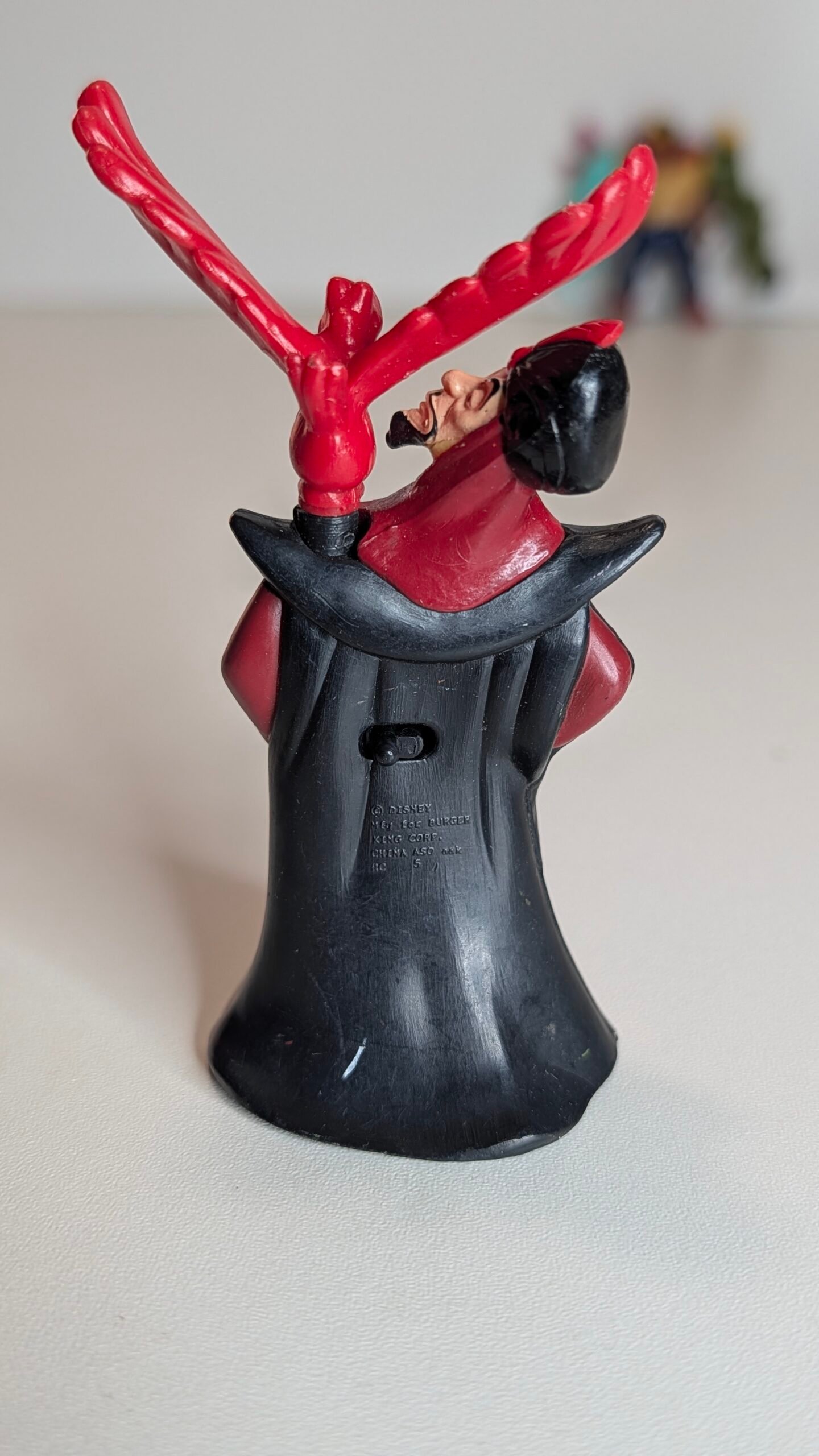 FIGURA DE 1992 JAFAR DISNEY – 26 GRAMAS – #5 USADO - Imagem 6