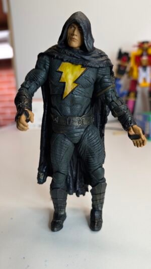 FIGURA DE 2022 DC COMICS BLACK ADAM - MCFARLANE (022022FL) – 228 GRAMAS – #6 USADO