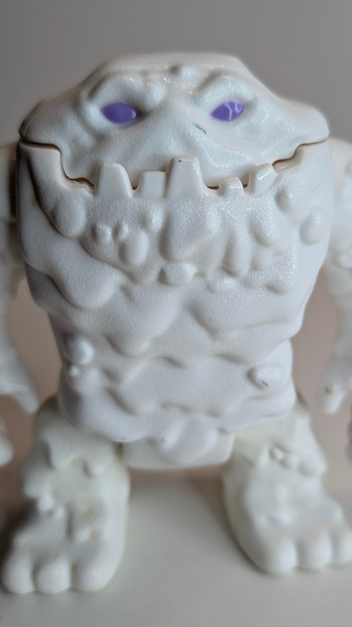 FIGURA DE 2011 WHITE CLAYFACE (MONSTRO DE NEVE / CARA DE BARRO) IMAGINEXT DC SUPER FRIENDS - VILÃO DO BATMAN – 142 GRAMAS - #3 USADO - Imagem 2