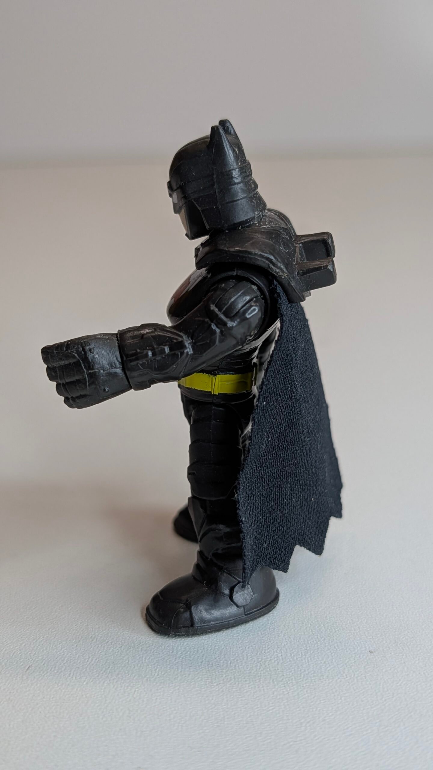 FIGURA DE 2018 IMAGINEXT FISHER-PRICE SUPER FRIENDS BATMAN NINJA ARMOR - DC COMICS – 20 GRAMAS – #5 USADO - Imagem 6