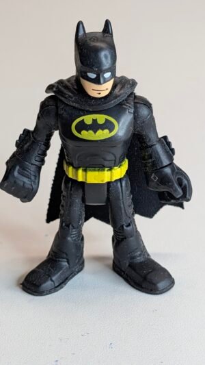 FIGURA DE 2014 IMAGINEXT FISHER-PRICE SUPER FRIENDS HEROWORLD CAPE BATMAN - DC COMICS – 16 GRAMAS – #5 USADO
