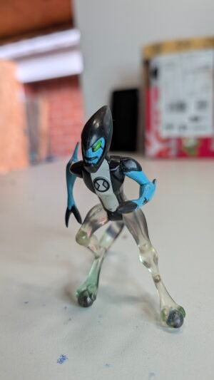 FIGURA BEN 10 XLR8 COM RABO - 21 GRAMAS - USADO (UK) PREÇO DO FRETE NA DESCRIÇÃO
